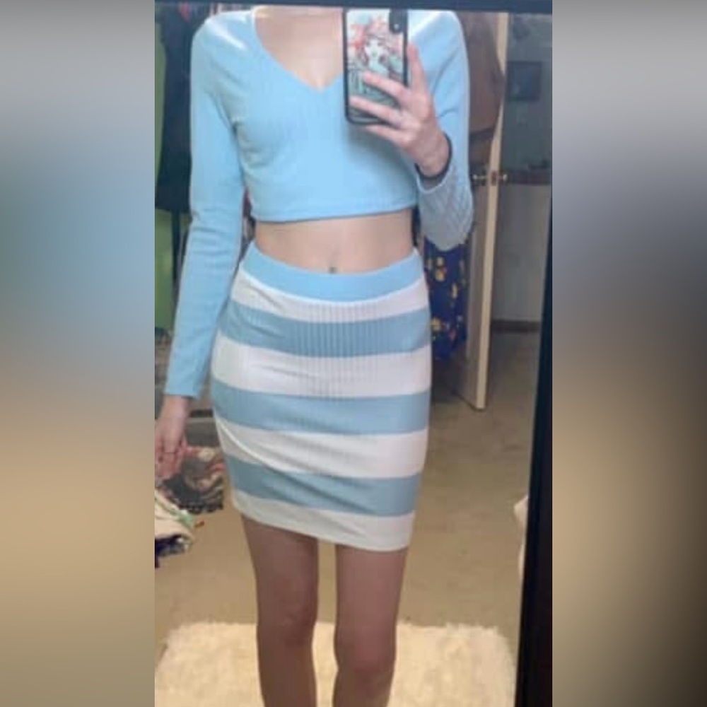 NWT CBR Ribbed Long Sleeve V Neck Crop Top & High Rise Striped Skirt Set